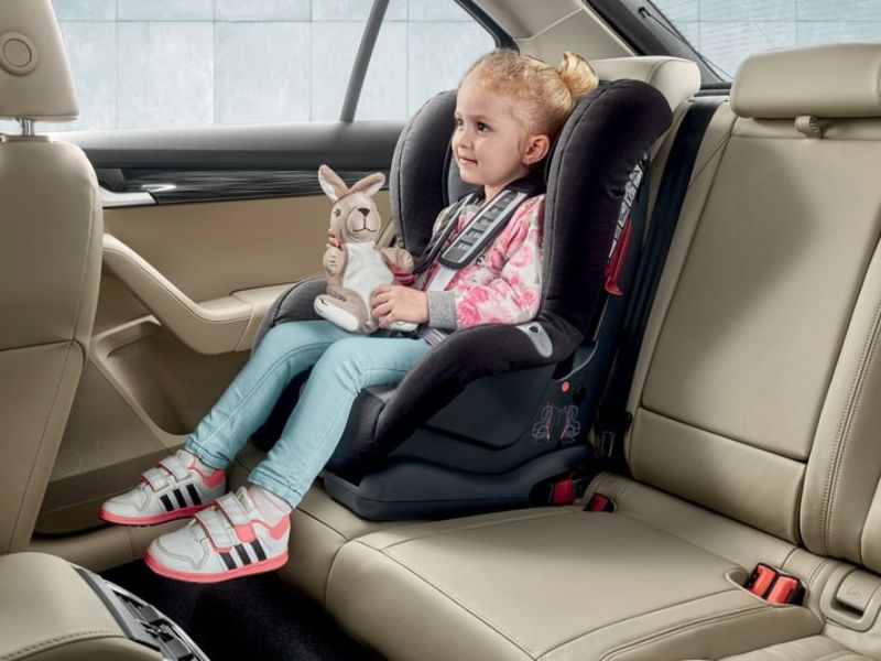Kỹ thuật Rear-Facing (Hướng về phía sau): Quy tắc 'Sống còn' của chuyên gia