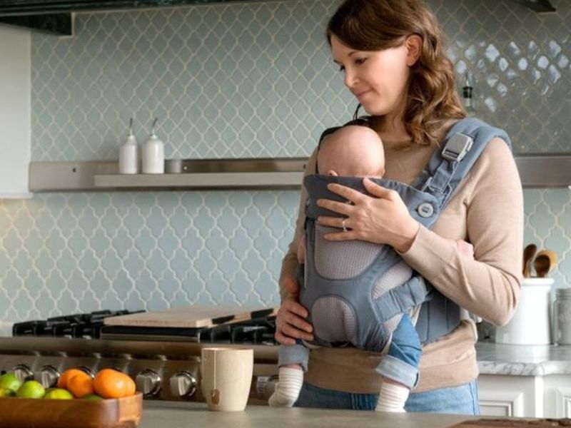 Bỏ qua yếu tố tuổi và cột mốc phát triển của bé