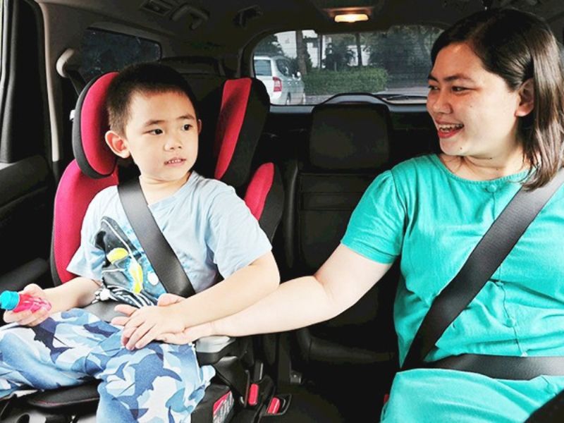Tại sao ghế sau là nơi an toàn nhất cho trẻ