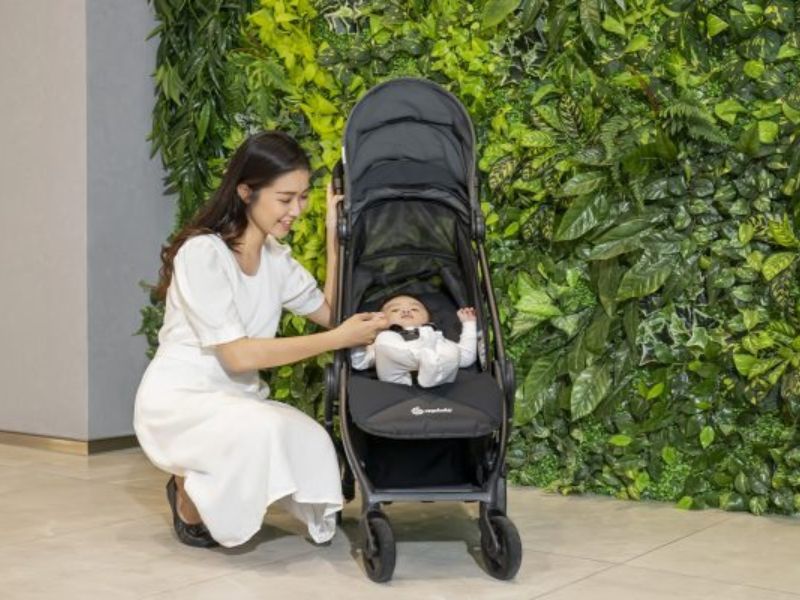 Cách chọn xe đẩy an toàn cho bé, tiện lợi cho ba mẹ